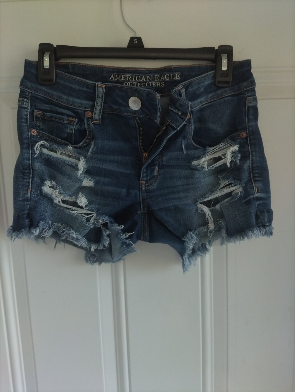 American Eagle Destroyed Denim Midi Stretch Cut Off Jean Shorts Sz 6.